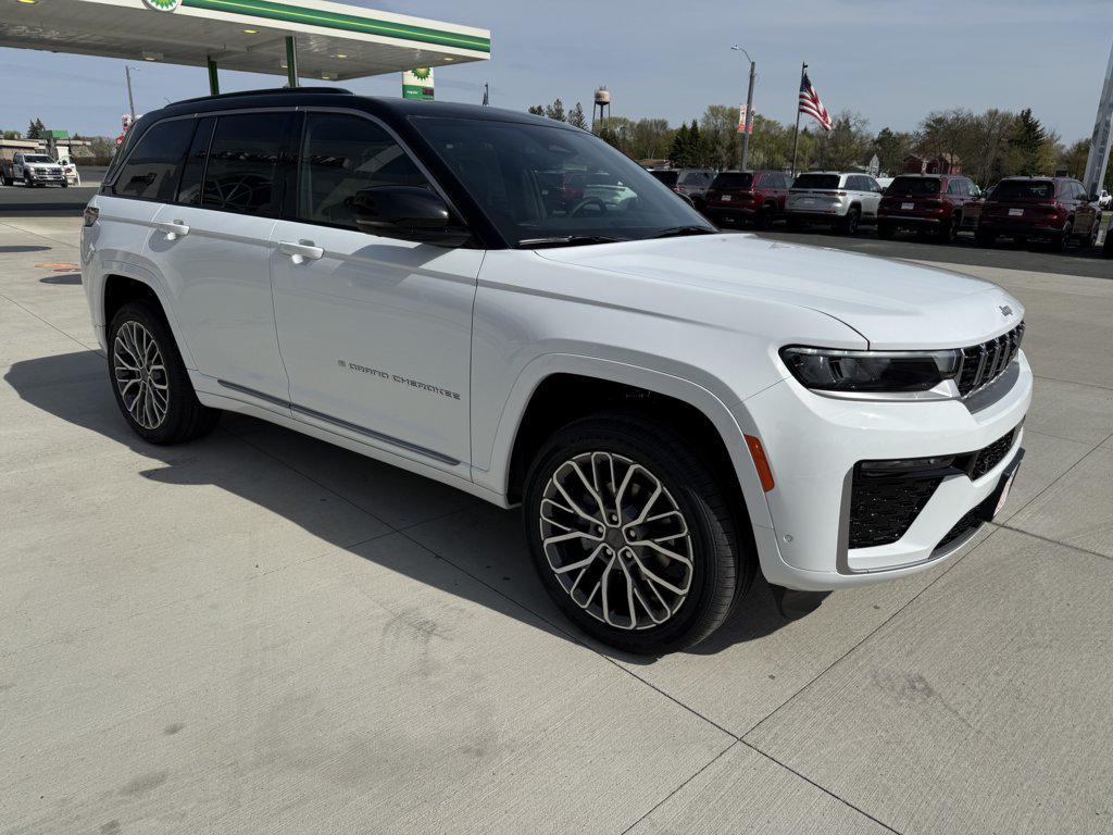 New 2026 Jeep Grand Cherokee Summit