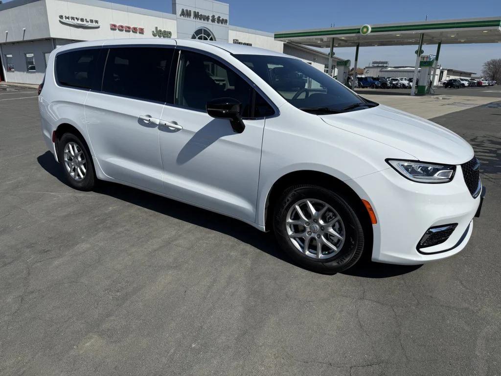 New 2026 Chrysler Pacifica L