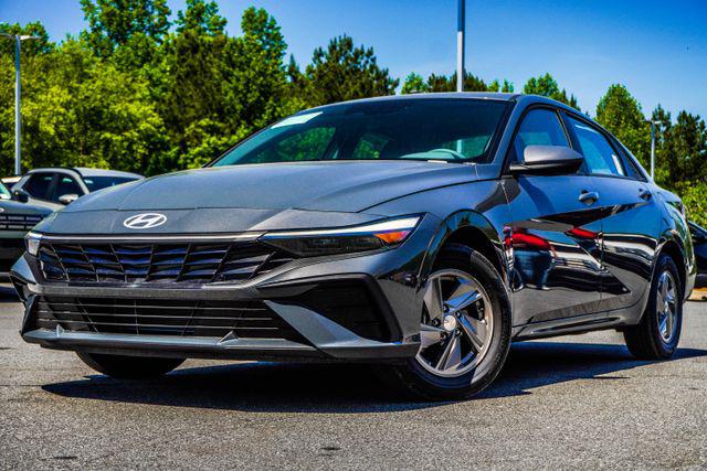 New 2026 Hyundai ELANTRA SE