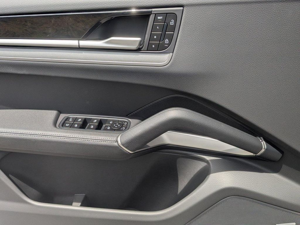2026 Porsche CAYENNE CAYENNE E-HYBRID — миниатюра 13