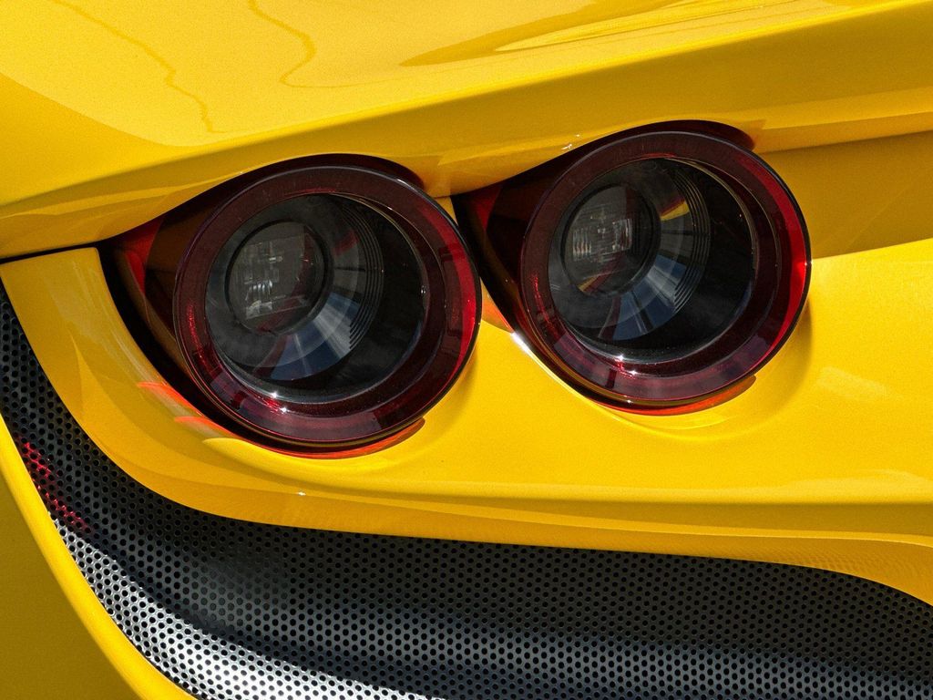 2021 Ferrari F8 SPIDER BASE — фото 40