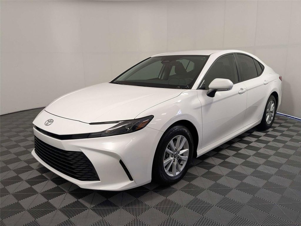 2026 Toyota CAMRY LE — фото 2
