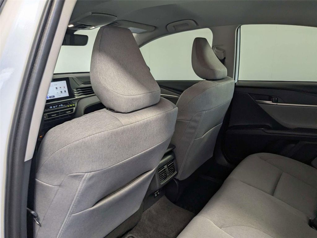 صورة مصغرة 35 لـ 2026 Toyota CAMRY LE