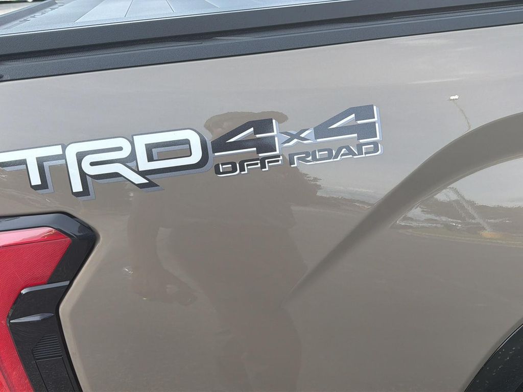 صورة مصغرة 11 لـ 2024 Toyota RAV4 LIMITED