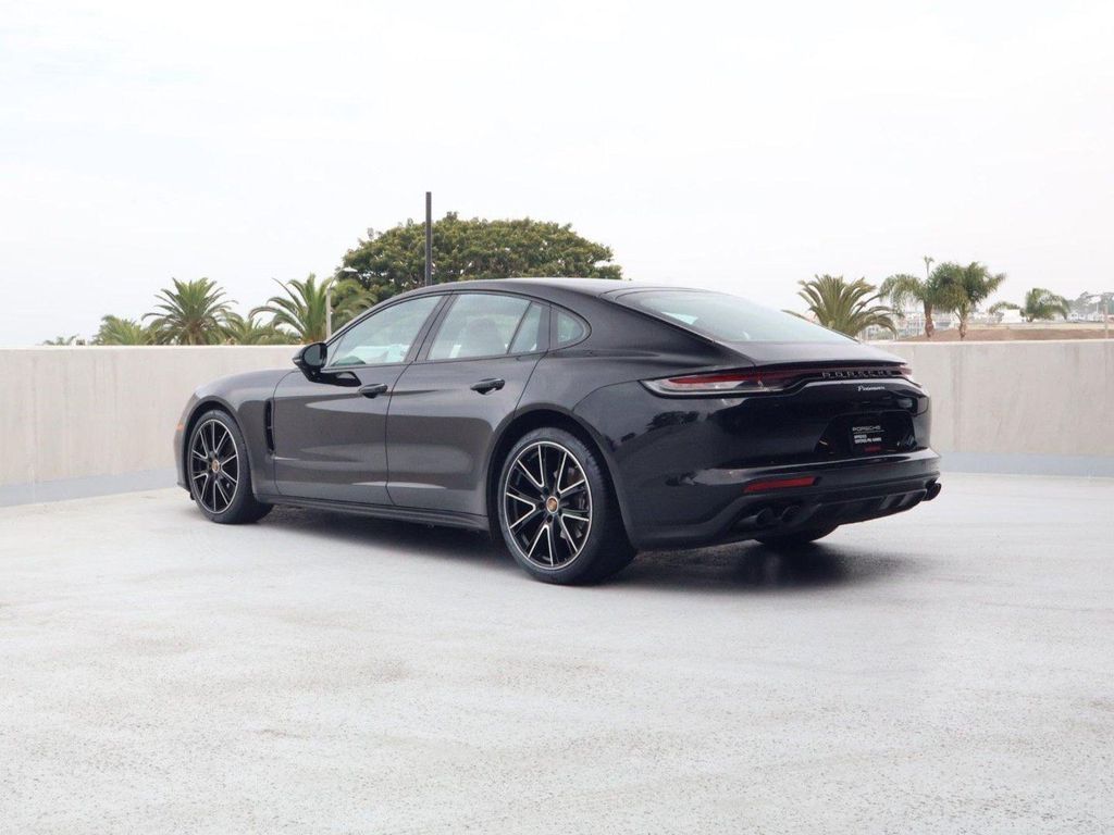 صورة 3 لـ 2023 Porsche PANAMERA RWD