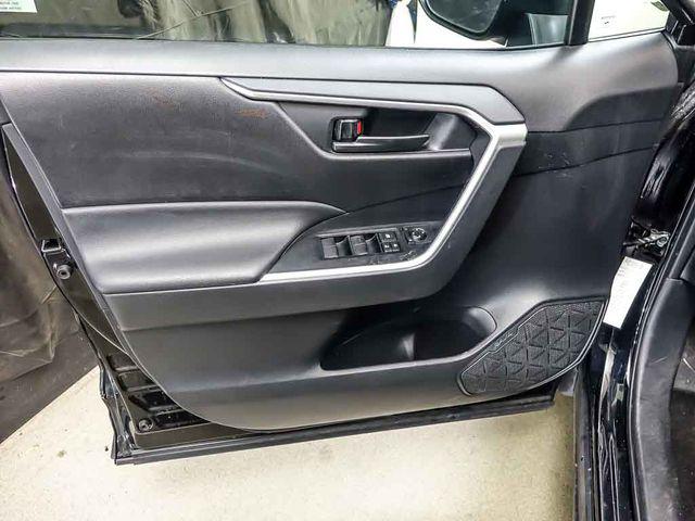 صورة مصغرة 20 لـ 2025 Toyota RAV4 LE