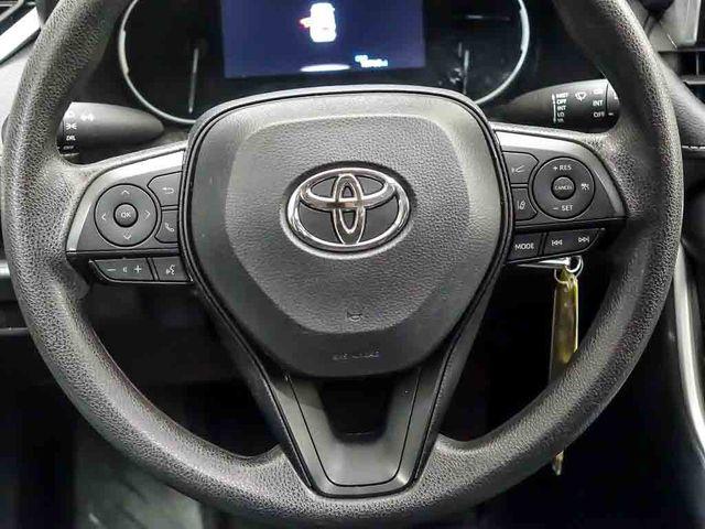 صورة مصغرة 14 لـ 2025 Toyota RAV4 LE