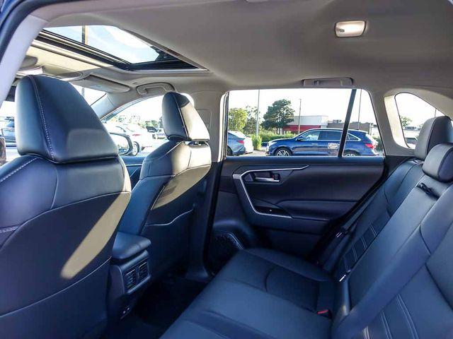 صورة مصغرة 14 لـ 2024 Toyota RAV4 XLE PREMIUM
