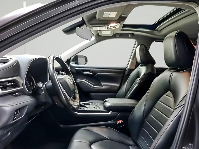 صورة 9 لـ 2023 Toyota HIGHLANDER XLE
