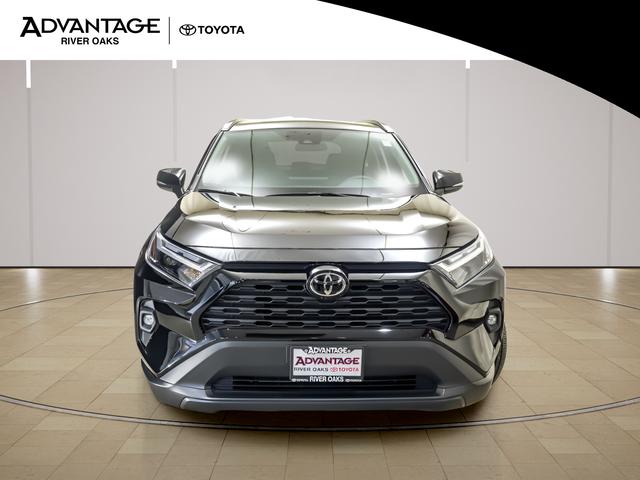 2025 Toyota RAV4 XLE PREMIUM — фото 3
