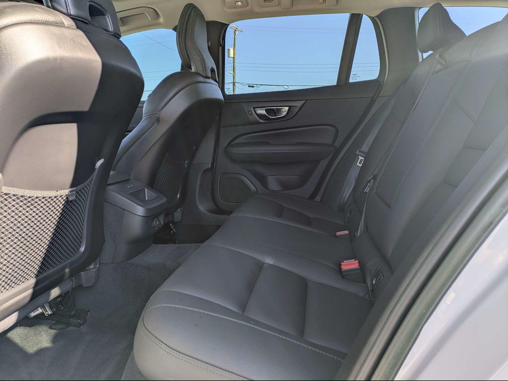 2023 Volvo V60 CROSS COUNTRY B5 PLUS — миниатюра 14