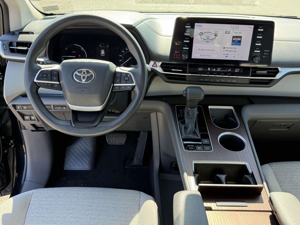 2021 Toyota SIENNA LE 缩略图 16