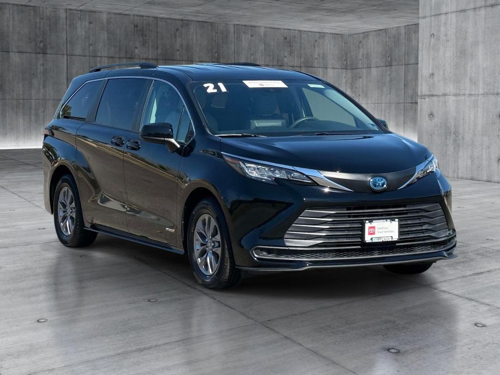 2021 Toyota SIENNA LE 照片 9