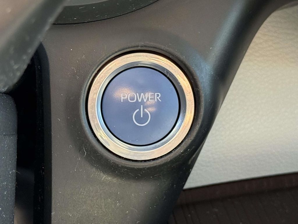 2021 Toyota SIENNA LE 缩略图 27