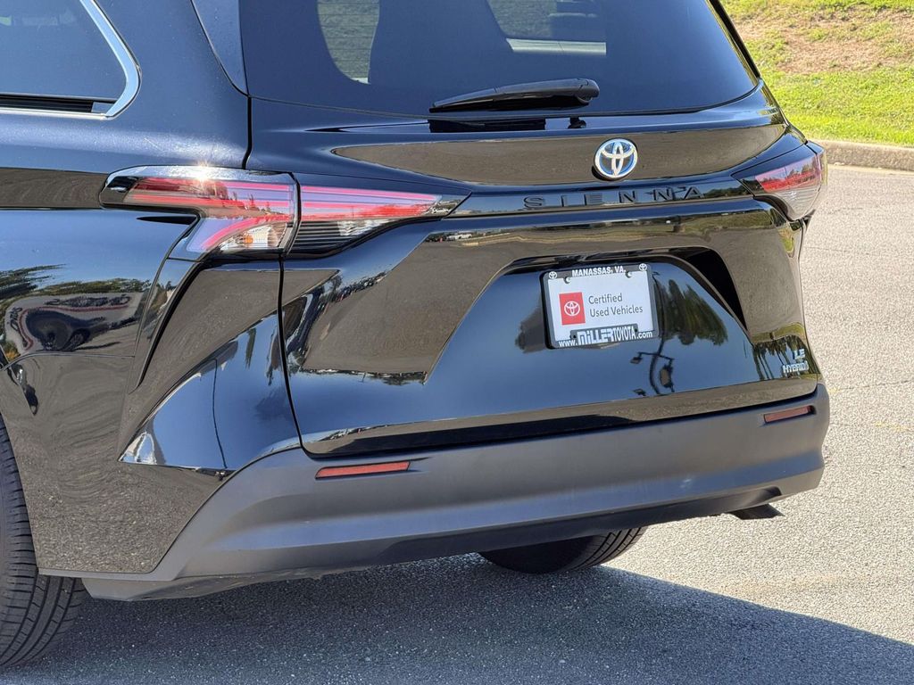 2021 Toyota SIENNA LE 照片 10