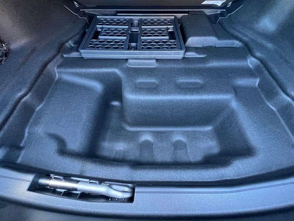 2026 Mercedes-BENZ C-CLASS 缩略图 33
