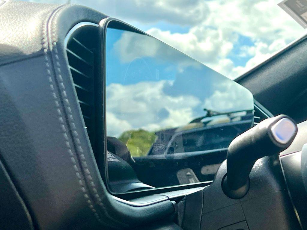 2026 Mercedes-BENZ GLS — миниатюра 17