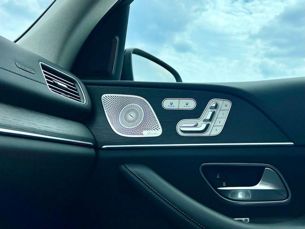 2026 Mercedes-BENZ GLS — миниатюра 44