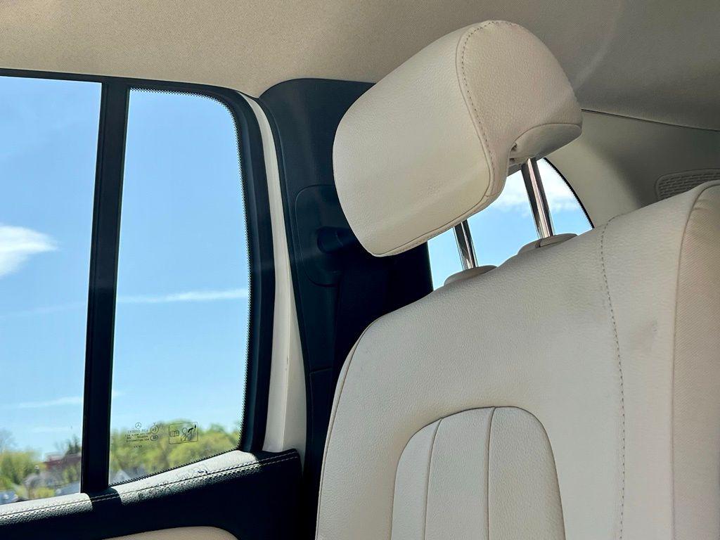 MERCEDES-BENZ GLB-CLASS - 10