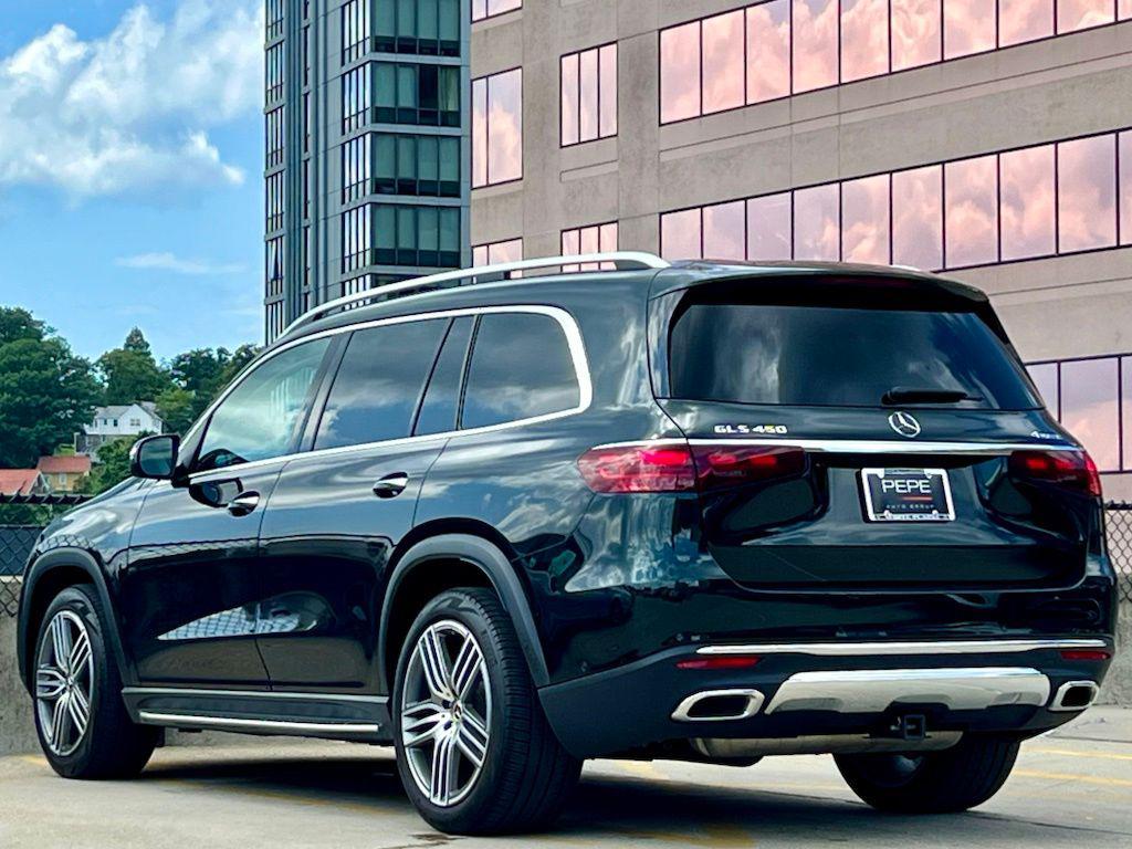 2025 Mercedes-BENZ GLS — фото 5