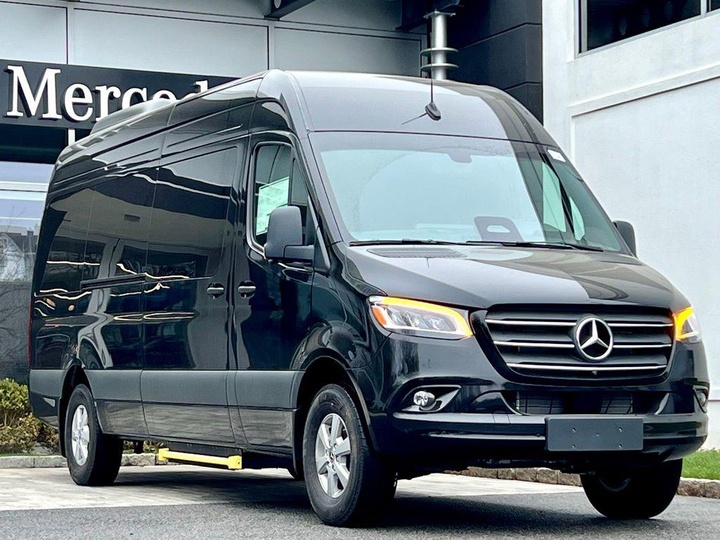 New 2026 Mercedes-Benz Sprinter 2500 Passenger 170 WB