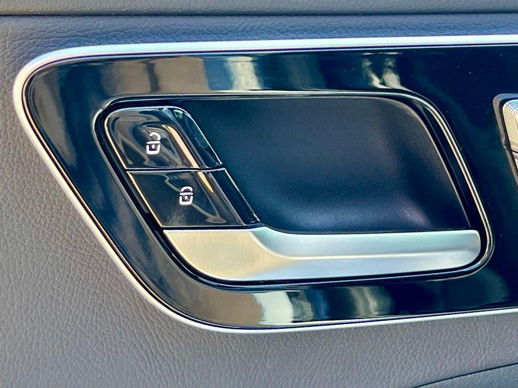 2026 Mercedes-BENZ C-CLASS — миниатюра 33