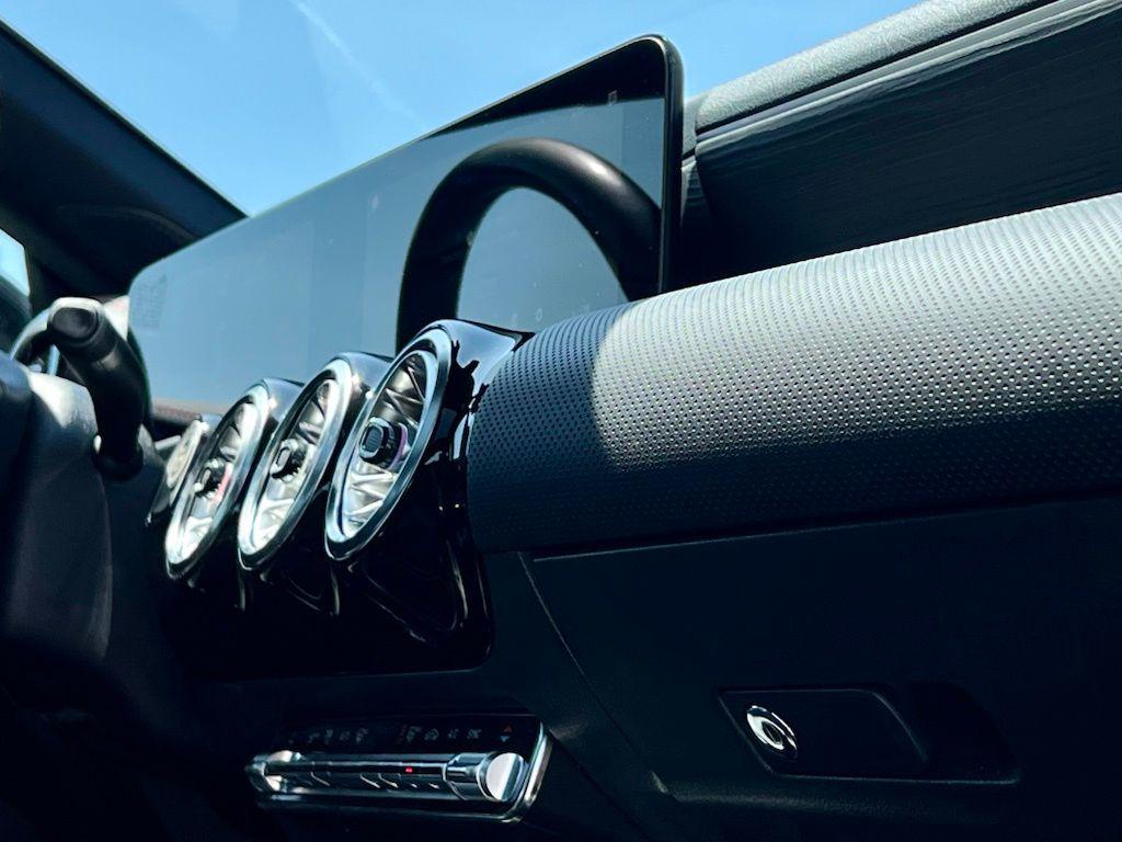 صورة 9 لـ 2023 Mercedes-BENZ CLA