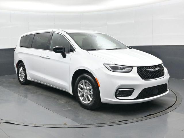 New 2026 Chrysler Pacifica L