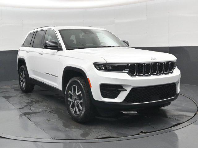 New 2027 Jeep Grand Cherokee Laredo