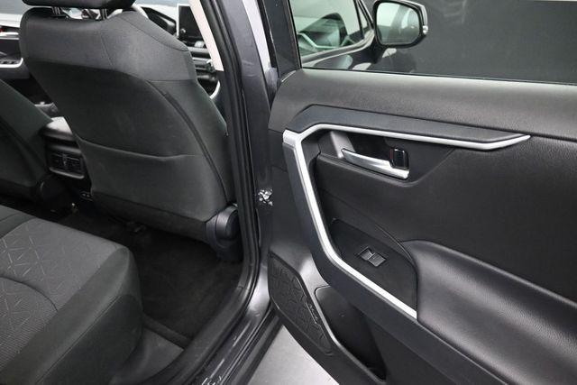 صورة مصغرة 19 لـ 2025 Toyota RAV4 XLE
