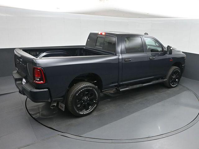 صورة مصغرة 31 لـ 2026 RAM 2500 BLACK EXPRESS CREW CAB 4X4 6'4' BOX