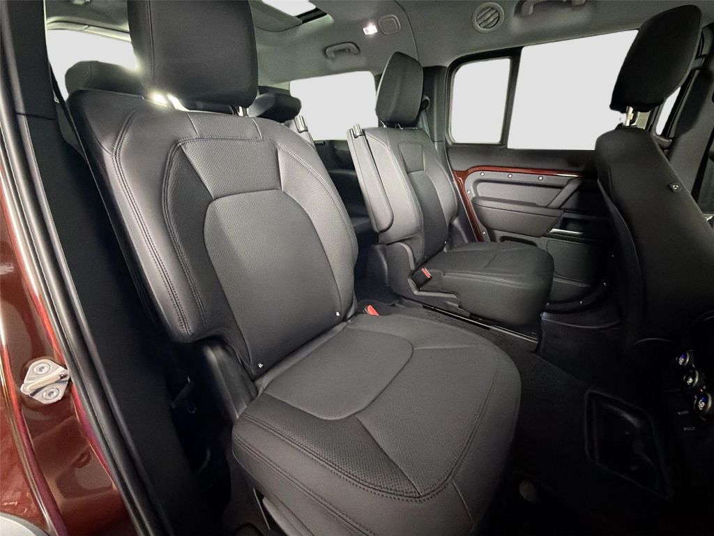 صورة مصغرة 28 لـ 2026 LAND Rover DEFENDER P300 S