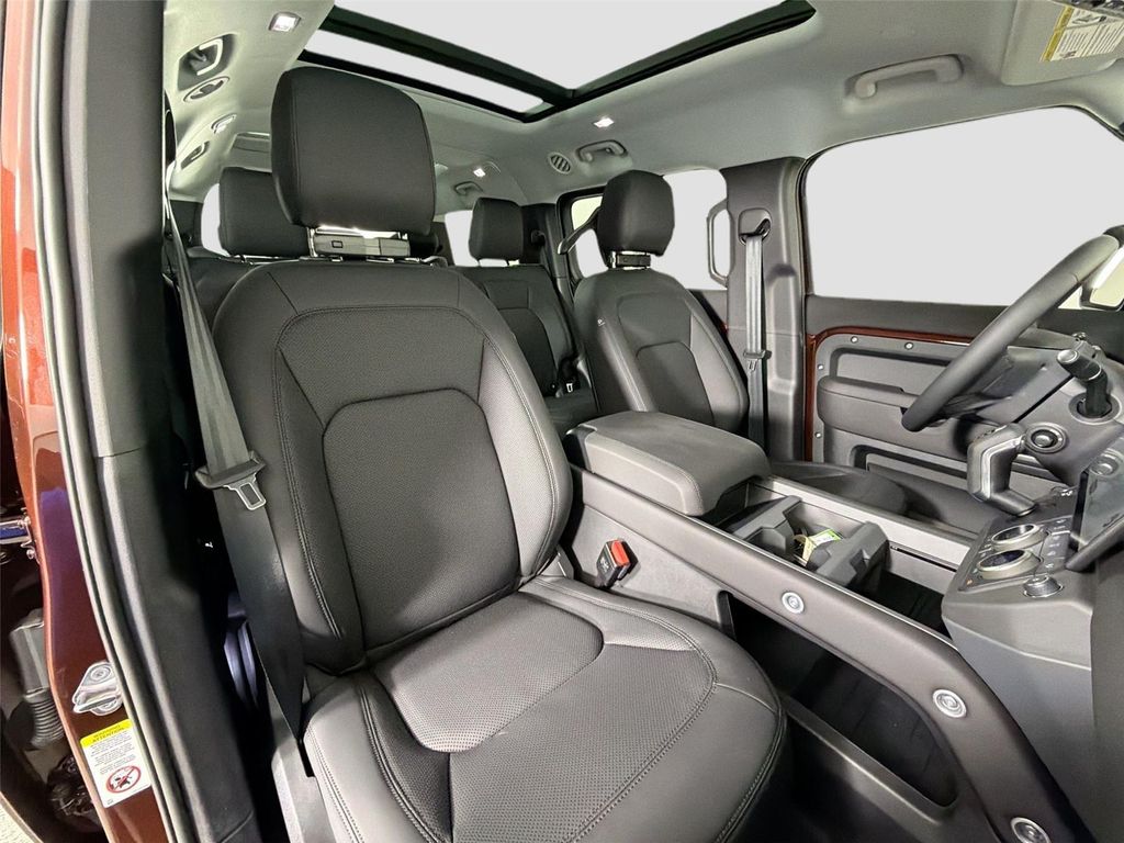 صورة مصغرة 29 لـ 2026 LAND Rover DEFENDER P300 S