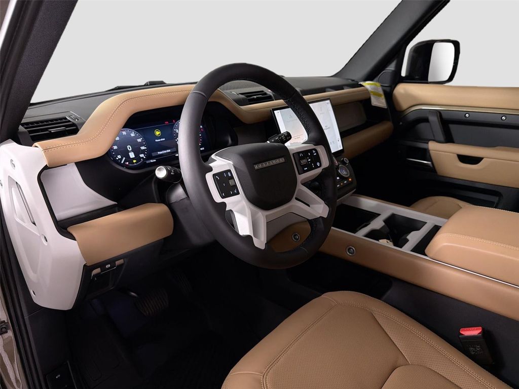 صورة 9 لـ 2026 LAND Rover DEFENDER P300 S