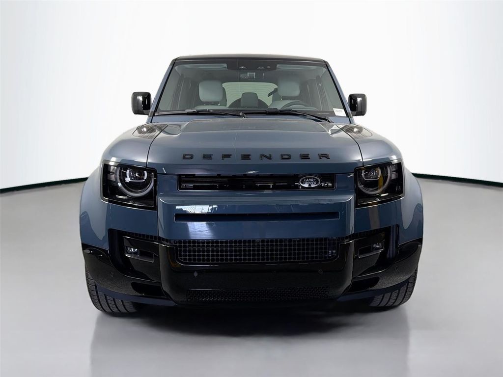 صورة 2 لـ 2026 LAND Rover DEFENDER P400 X-DYNAMIC SE