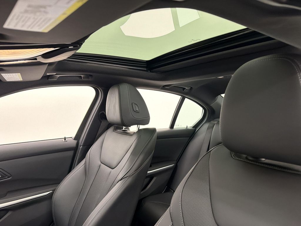 2026 BMW 330 NA 缩略图 26