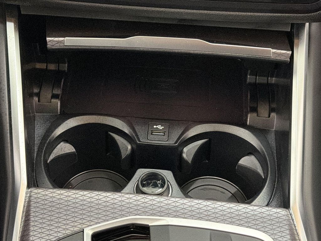 2026 BMW 330 NA 缩略图 18