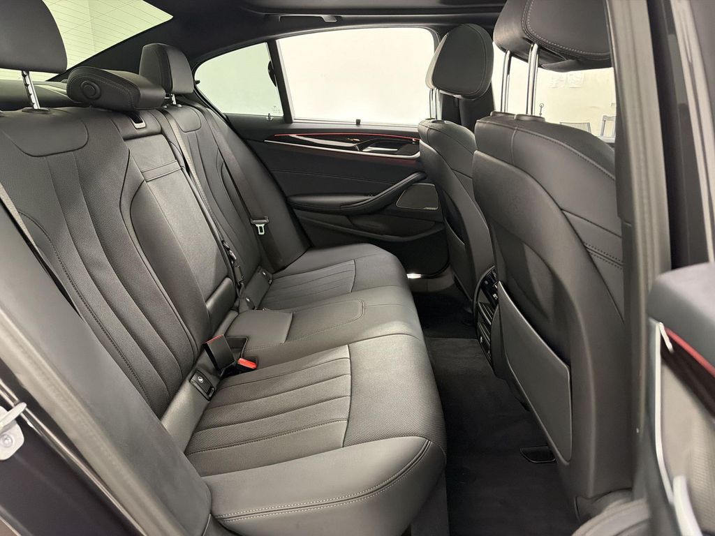2023 BMW 530 I thumbnail 33