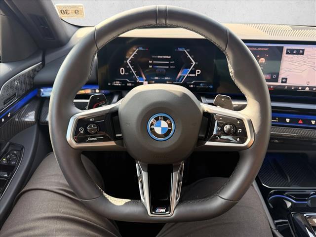 صورة مصغرة 18 لـ 2026 BMW 550E XDRIVE