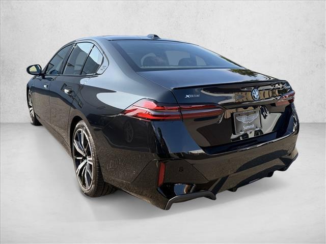 صورة 3 لـ 2026 BMW 550E XDRIVE