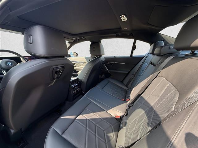 صورة مصغرة 11 لـ 2026 BMW 550E XDRIVE