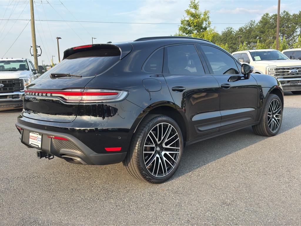 2024 Porsche MACAN T — фото 6