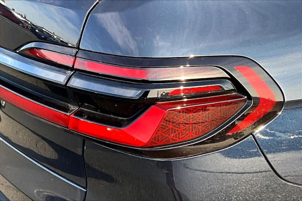 صورة مصغرة 12 لـ 2026 BMW X7 M60I