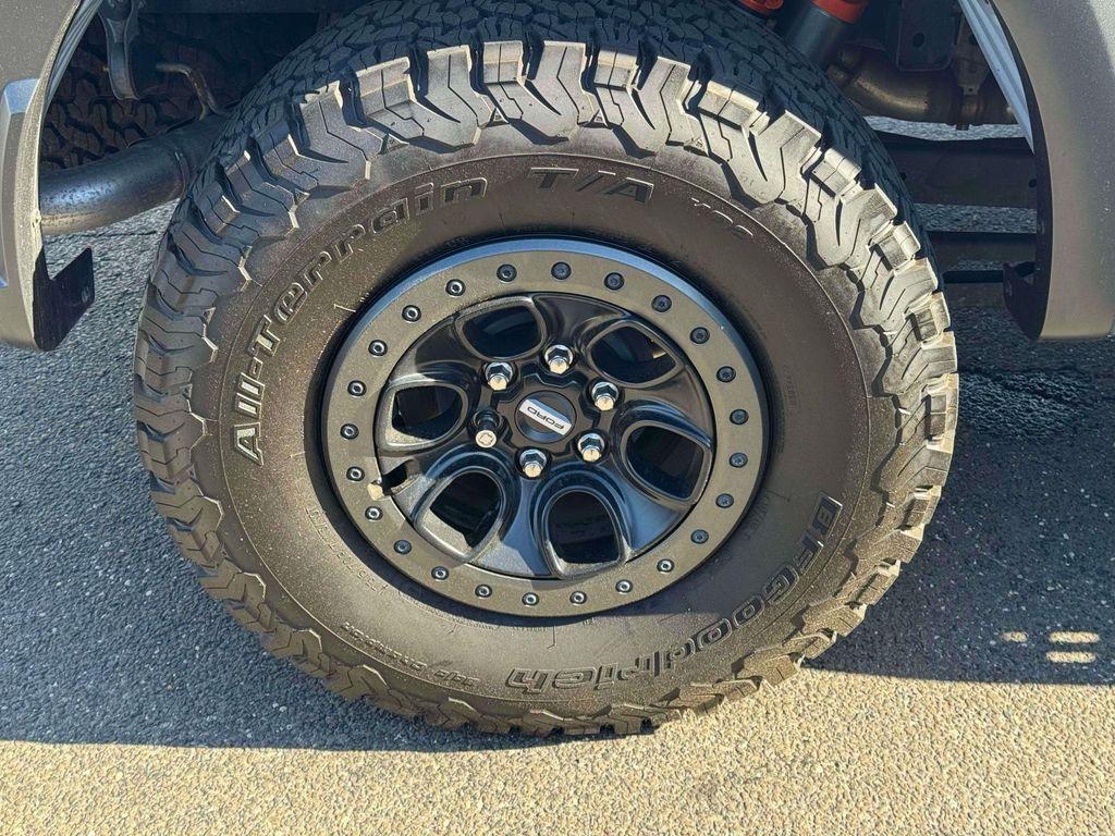 FORD F-150 RAPTOR - 10