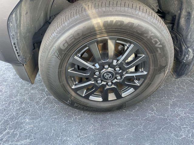 TOYOTA LAND CRUISER - 7