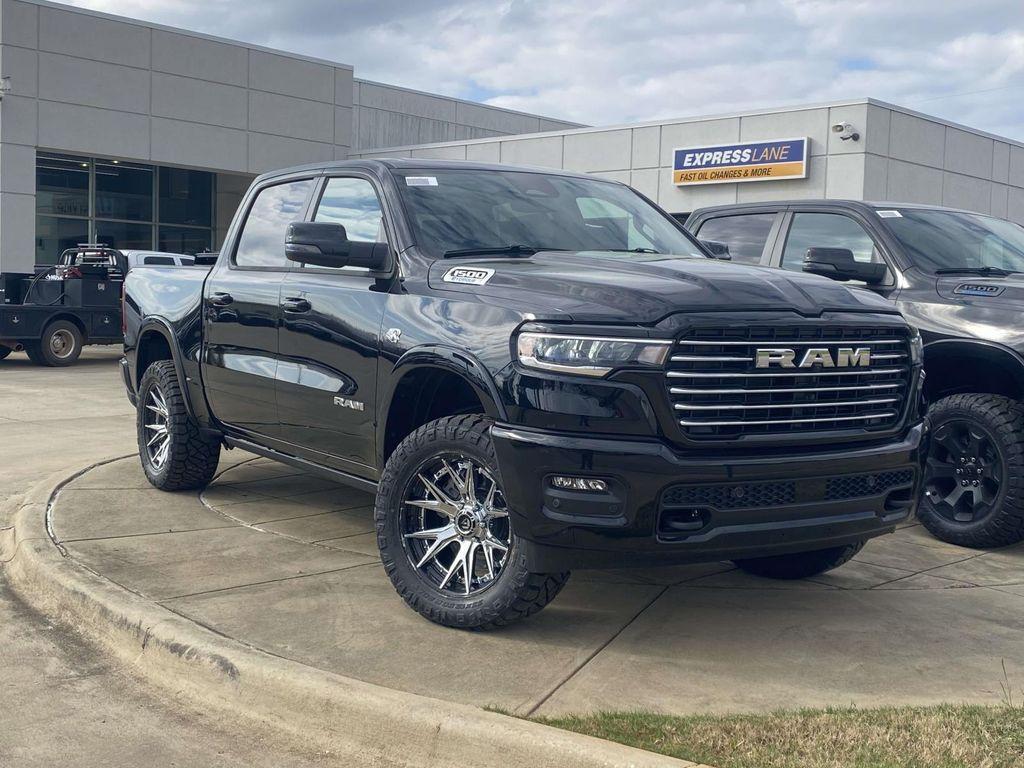 صورة مصغرة 32 لـ 2026 RAM 1500 LARAMIE
