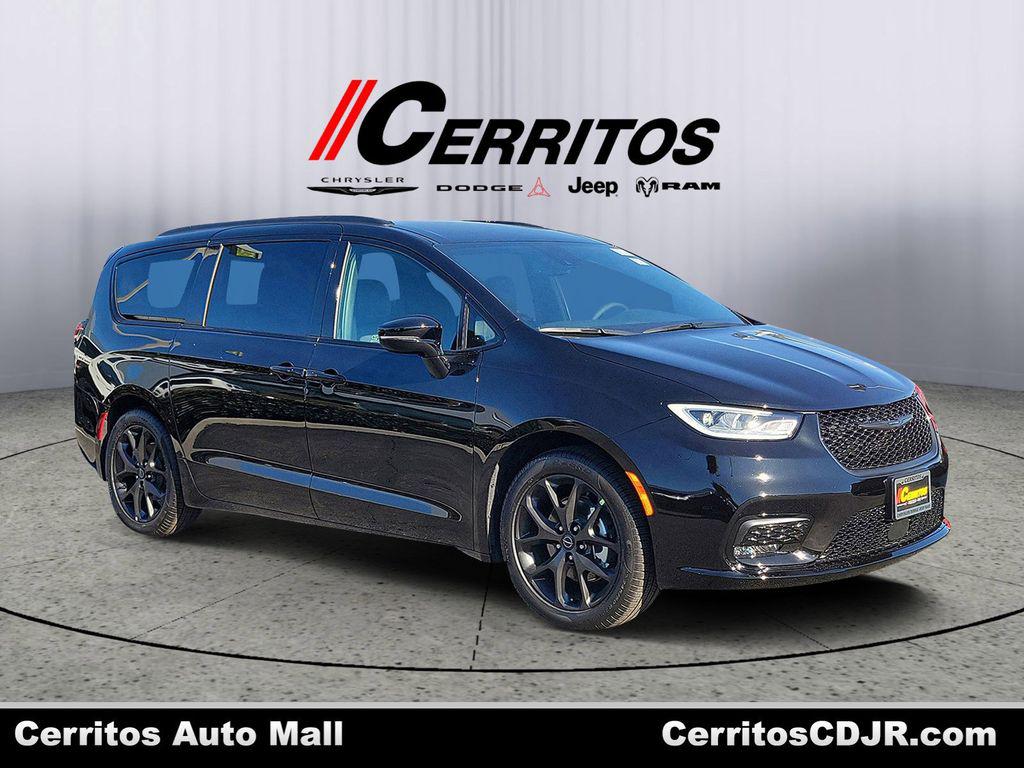 New 2026 Chrysler Pacifica L