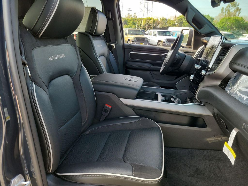 2026 RAM 1500 LARAMIE 缩略图 17