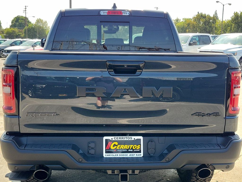 صورة مصغرة 3 لـ 2027 RAM 1500 REBEL