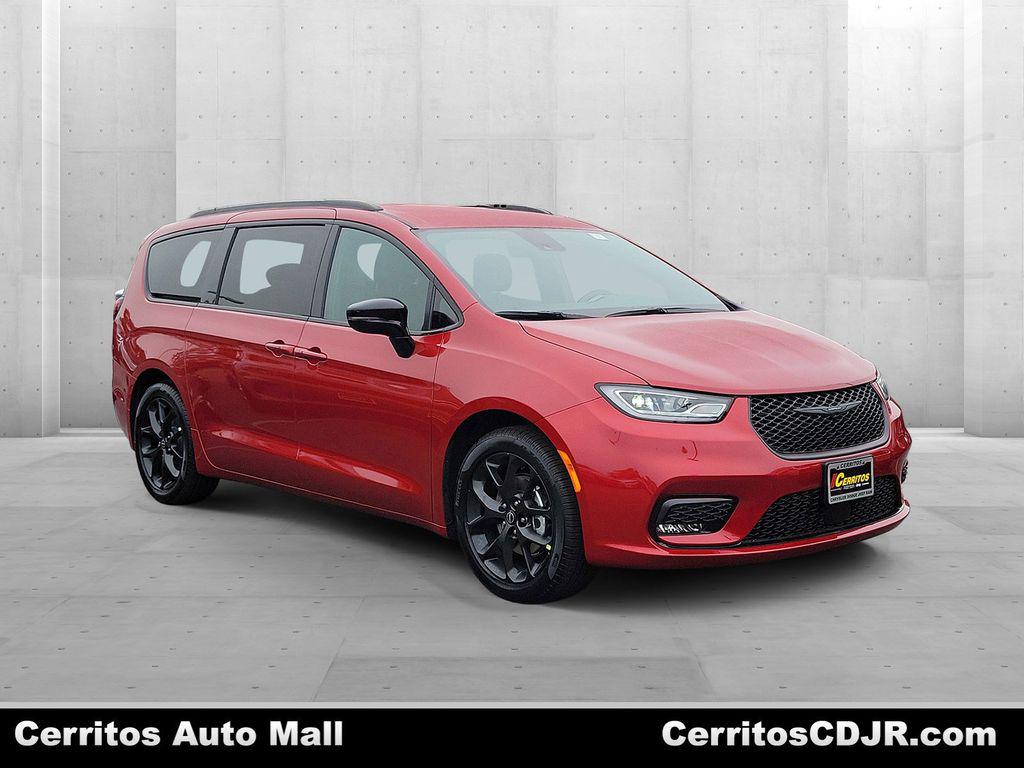 New 2026 Chrysler Pacifica L